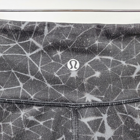 Lululemon Top Speed Crop Star Crushed Coal Legging Printed Black - Picture 6 of 8